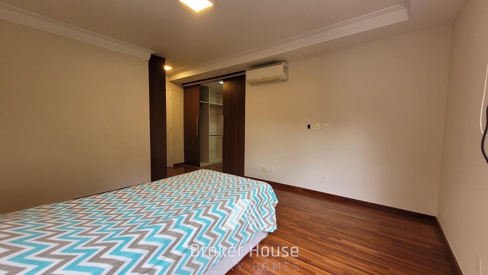 Apartamento à venda com 3 quartos, 242m² - Foto 14