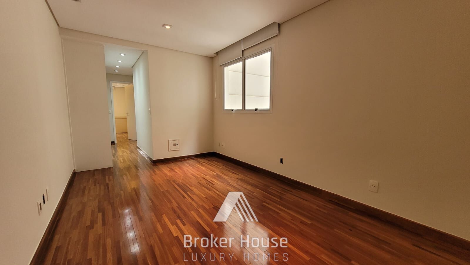 Apartamento à venda com 3 quartos, 242m² - Foto 11