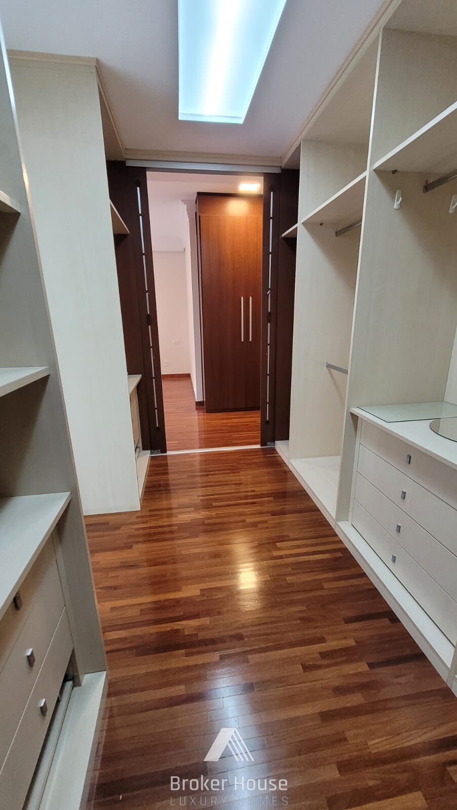 Apartamento à venda com 3 quartos, 242m² - Foto 16