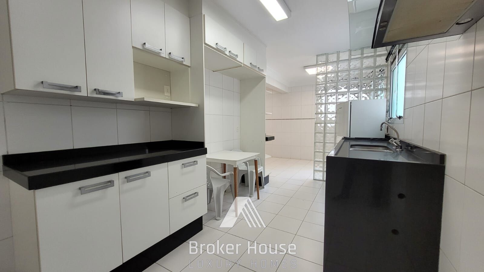 Apartamento à venda com 3 quartos, 242m² - Foto 28