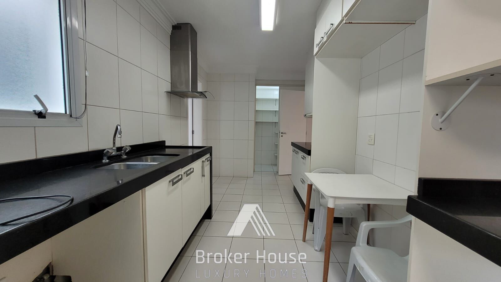 Apartamento à venda com 3 quartos, 242m² - Foto 27