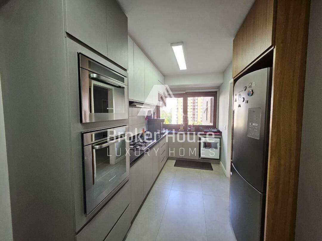 Apartamento à venda com 4 quartos, 209m² - Foto 9