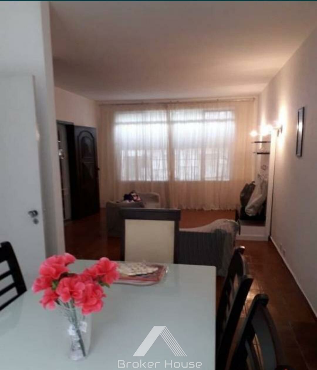 Casa à venda com 3 quartos, 200m² - Foto 2