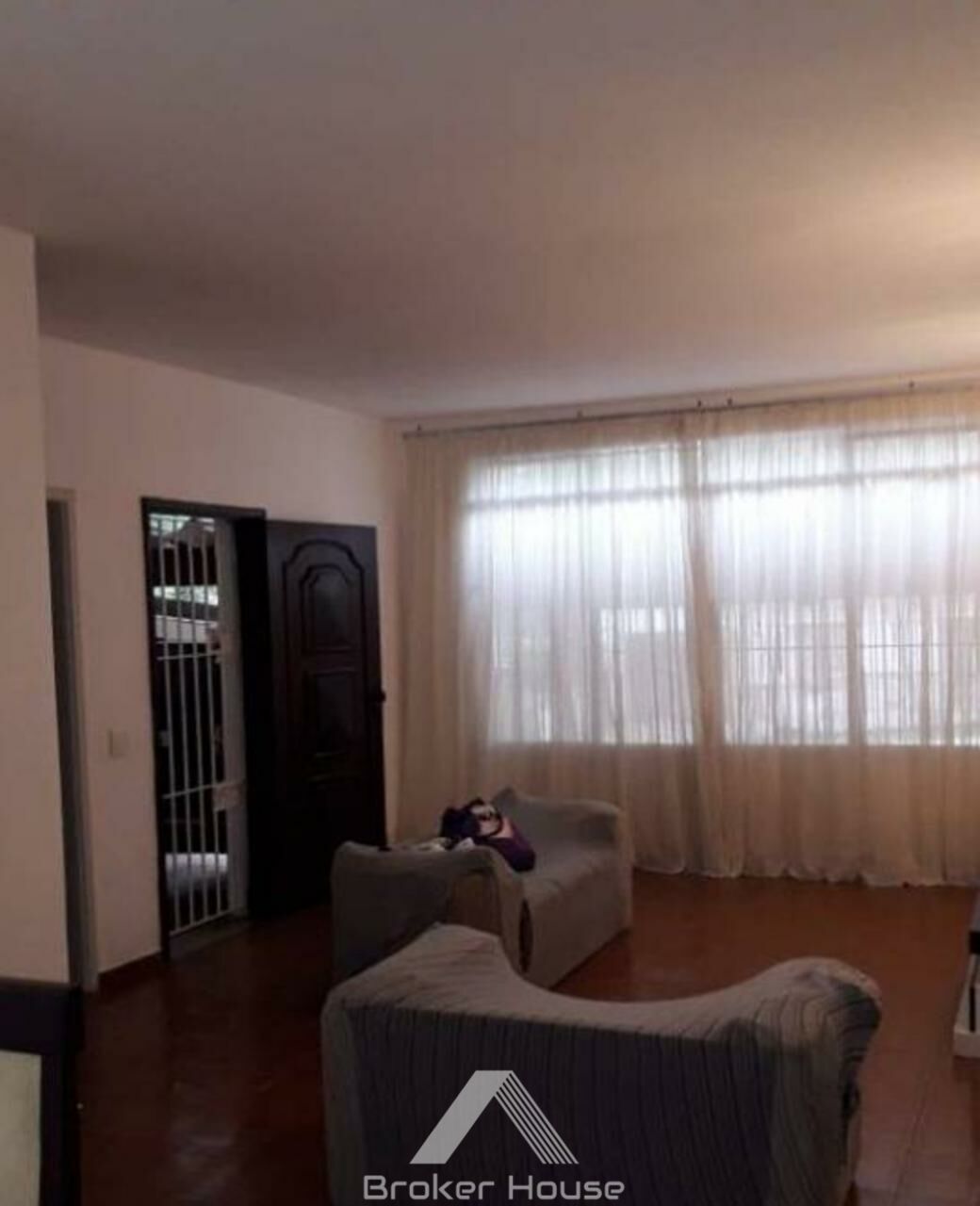 Casa à venda com 3 quartos, 200m² - Foto 1