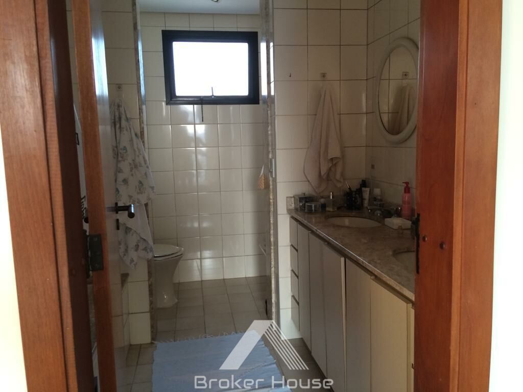 Apartamento à venda com 4 quartos, 216m² - Foto 15