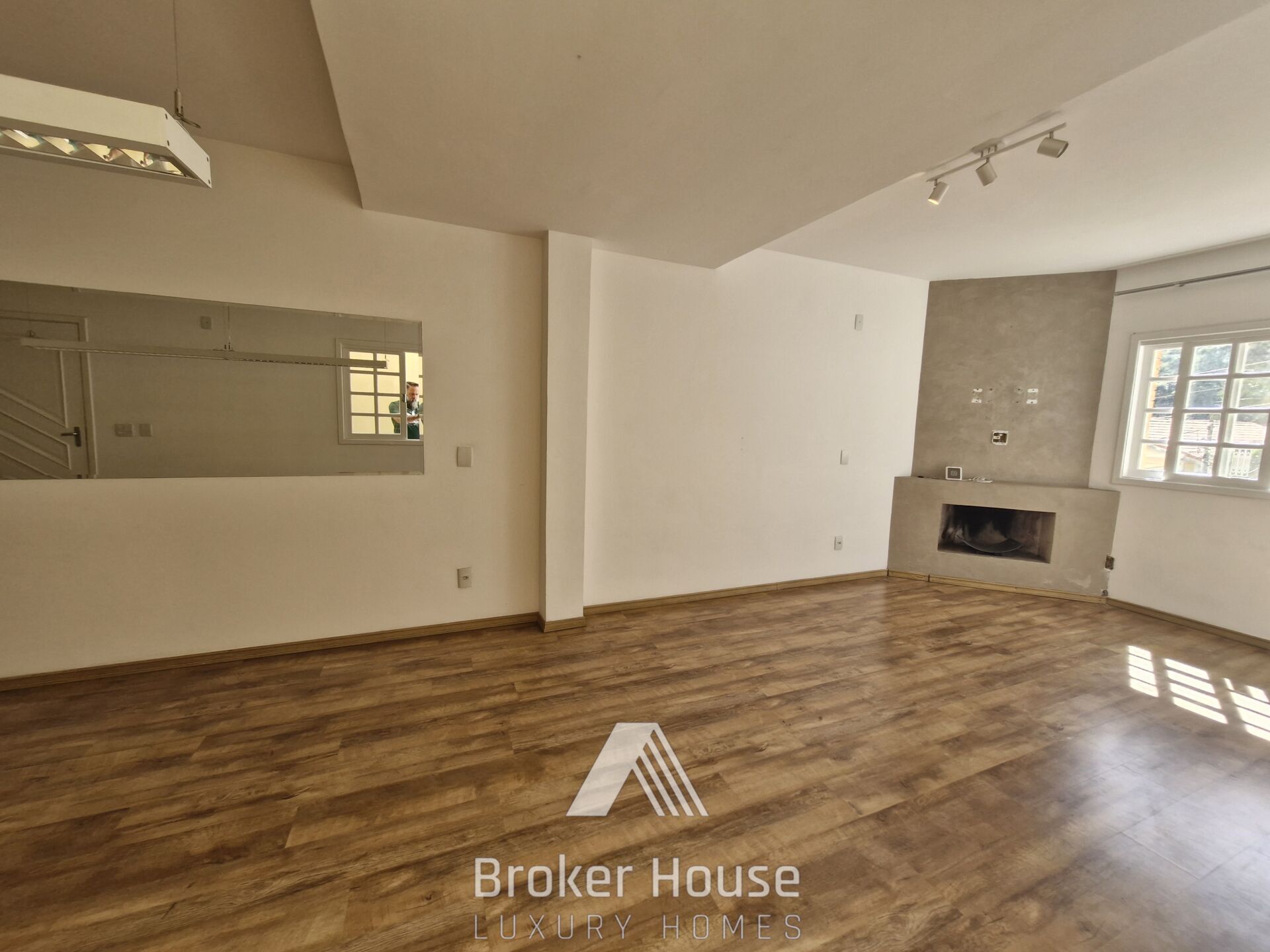 Casa à venda com 3 quartos, 181m² - Foto 4