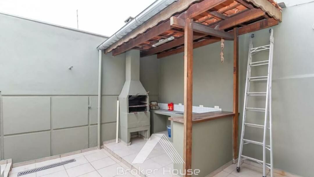 Casa à venda com 4 quartos, 175m² - Foto 2