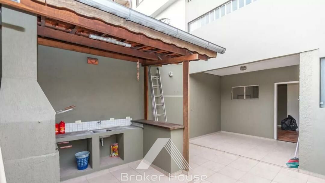 Casa à venda com 4 quartos, 175m² - Foto 3