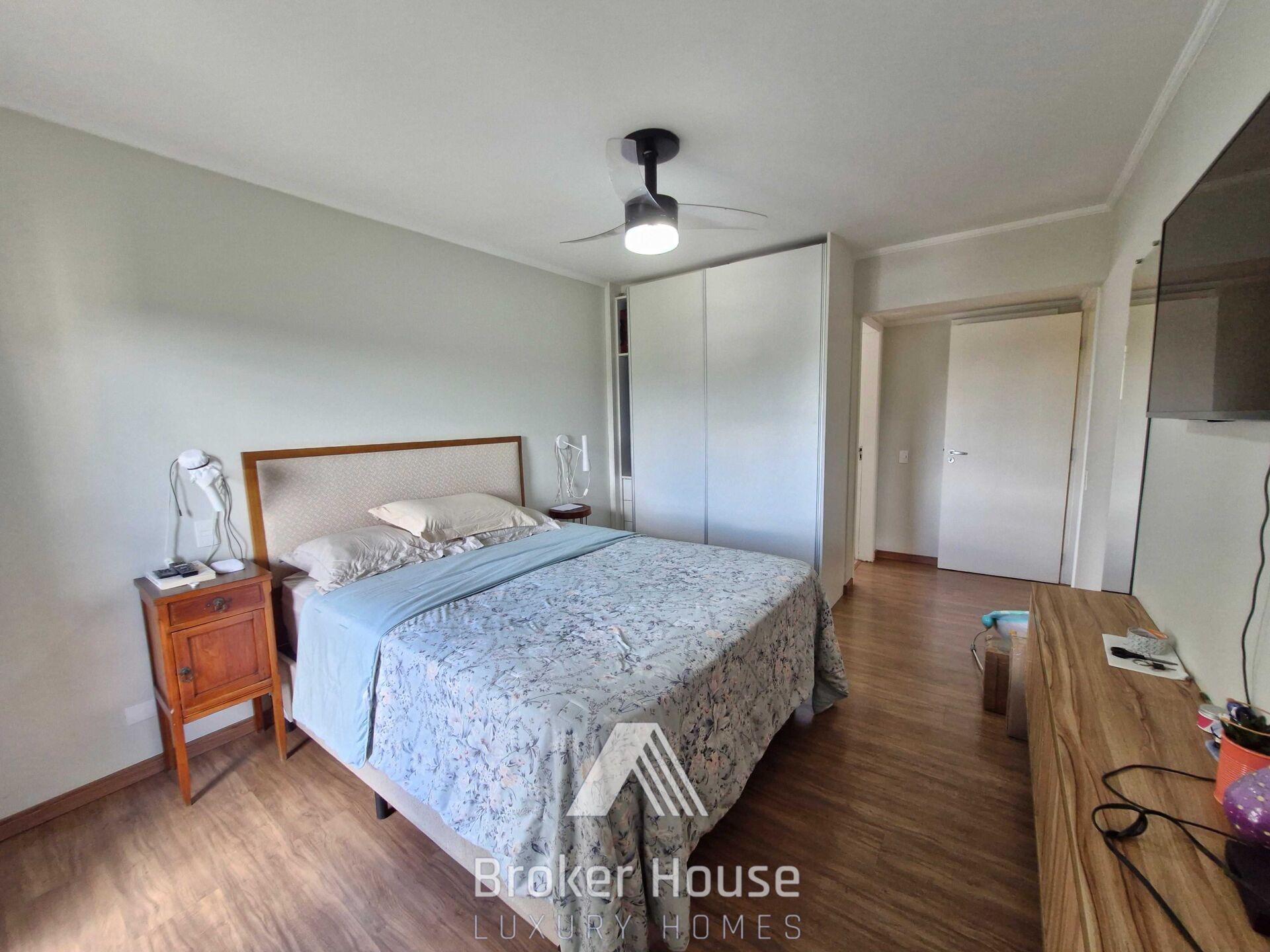 Apartamento à venda com 3 quartos, 157m² - Foto 32