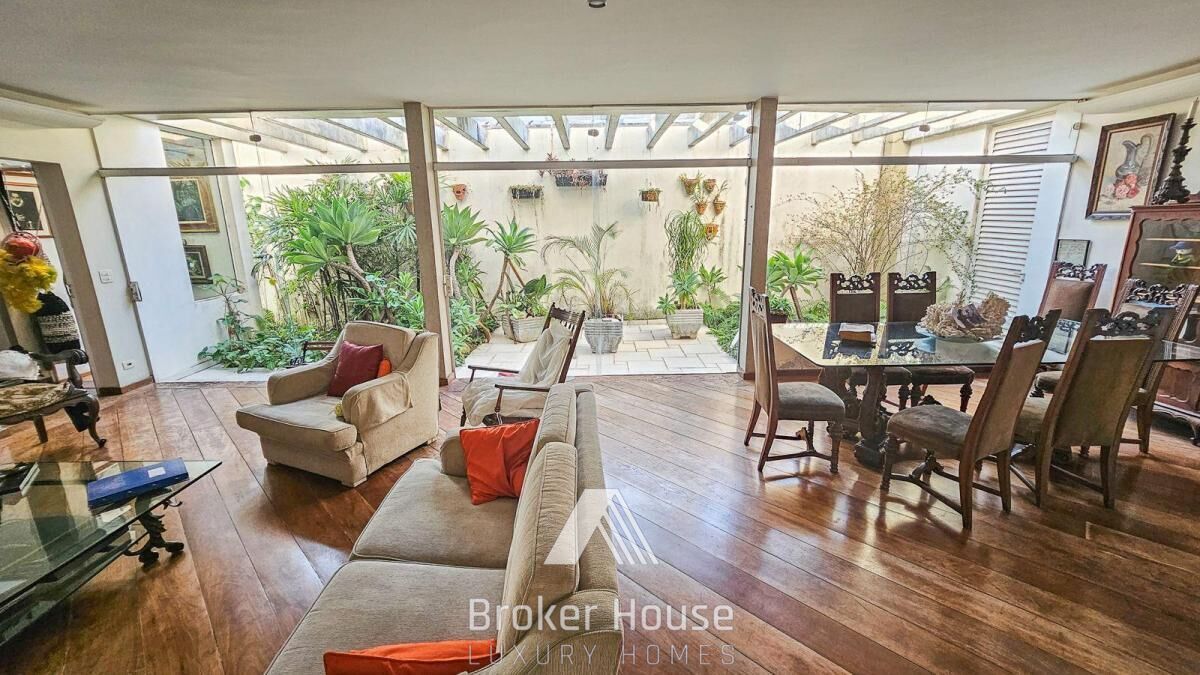 Casa, 4 quartos, 350 m² - Foto 1