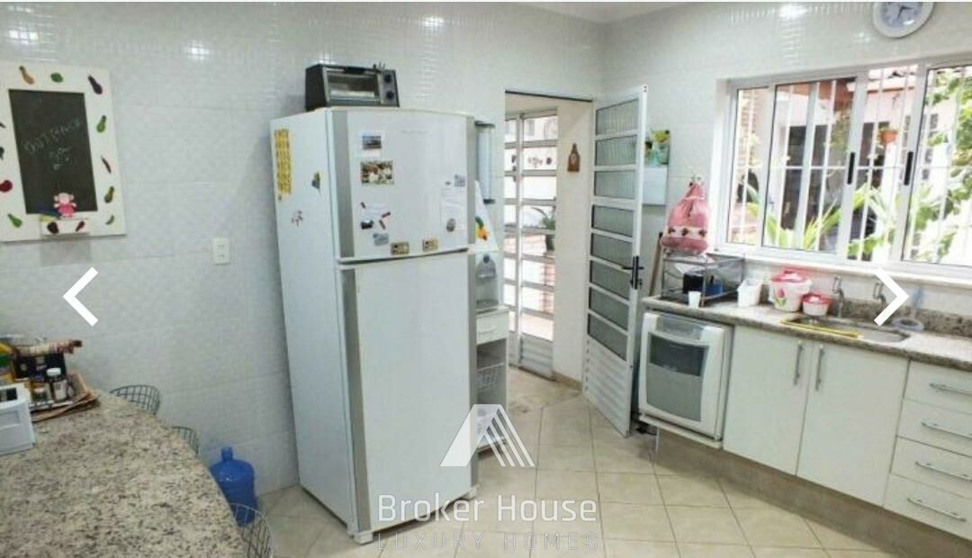 Casa à venda com 3 quartos, 220m² - Foto 23