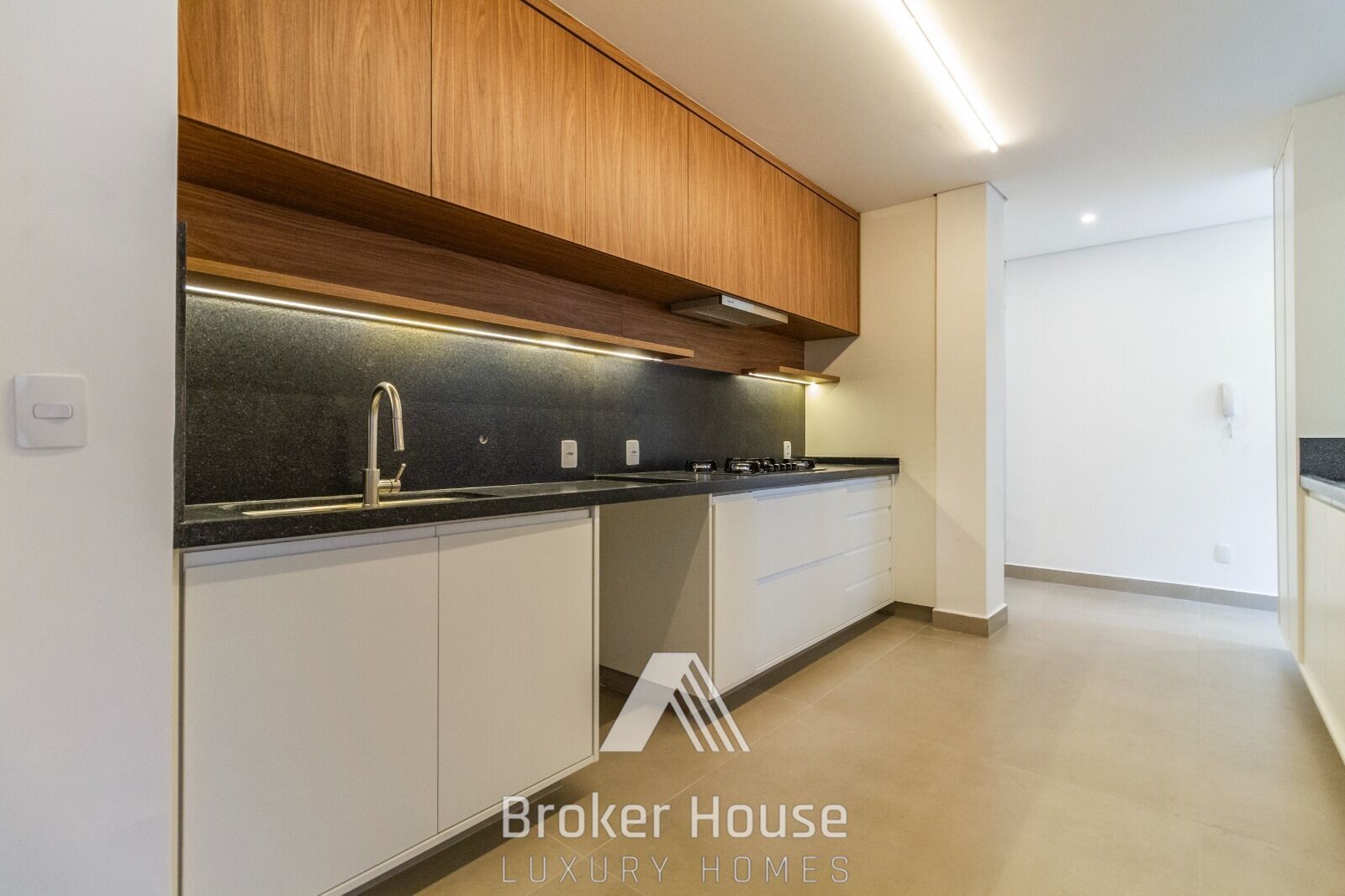 Apartamento à venda com 3 quartos, 143m² - Foto 9