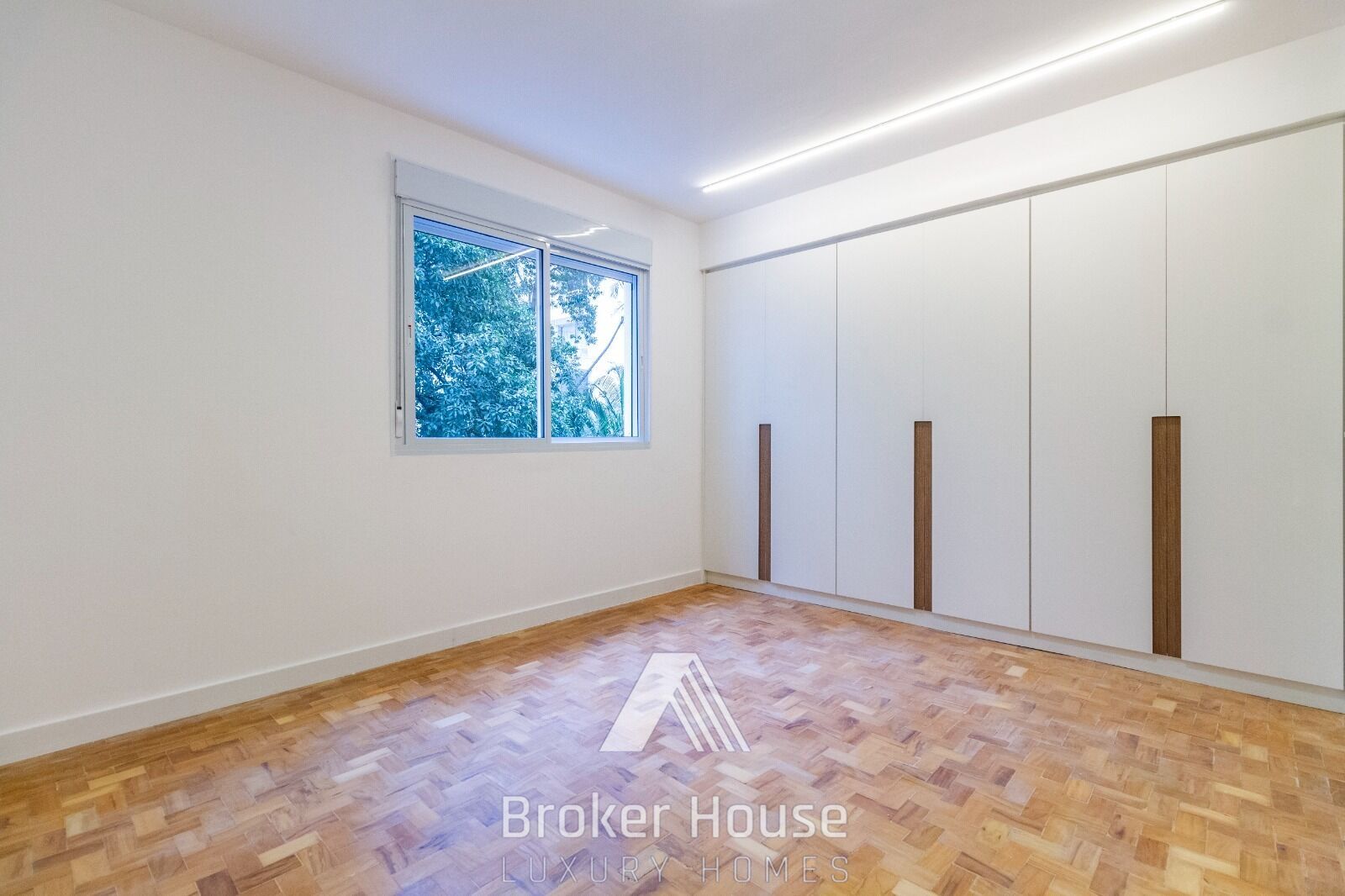 Apartamento à venda com 3 quartos, 143m² - Foto 23