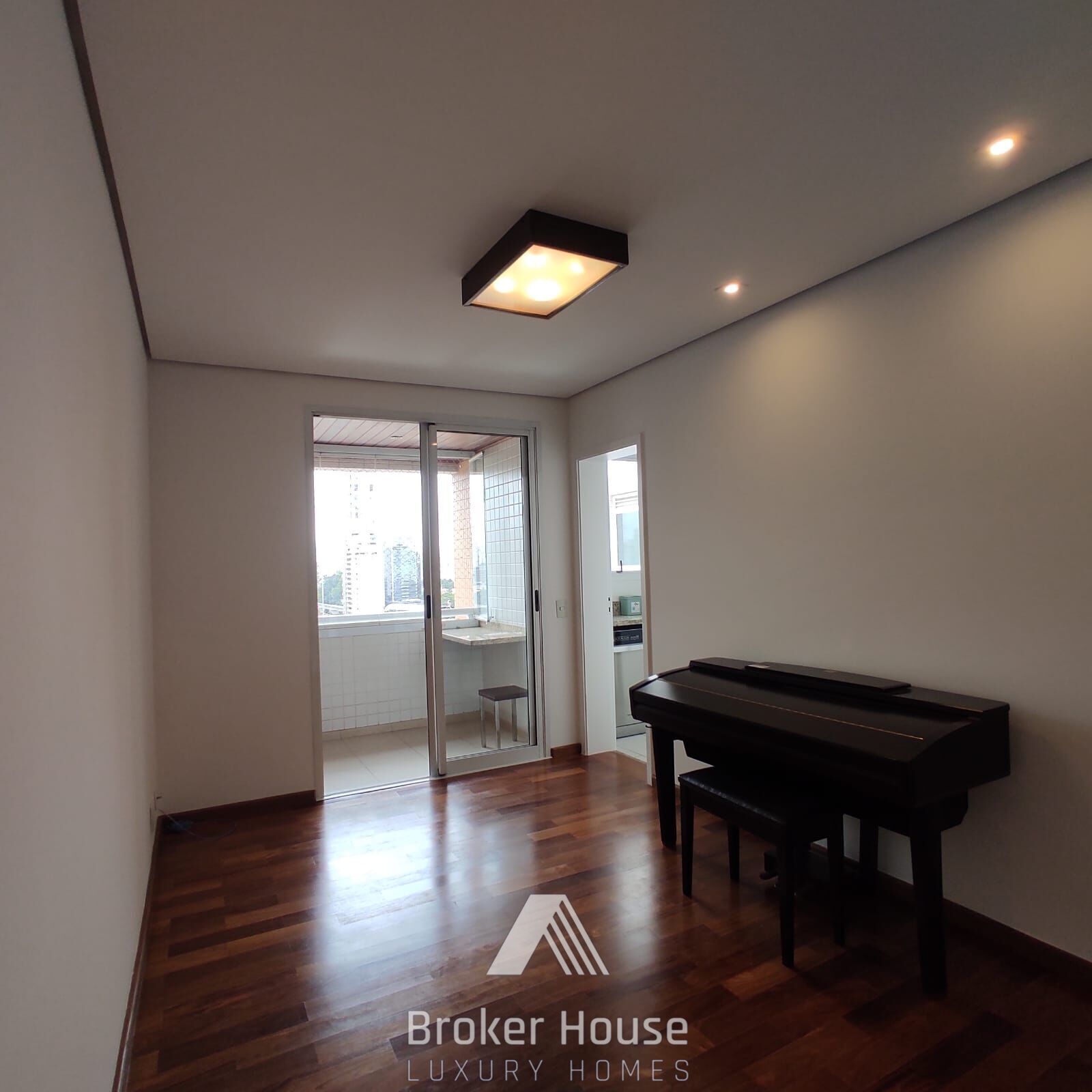 Apartamento à venda com 4 quartos, 205m² - Foto 17