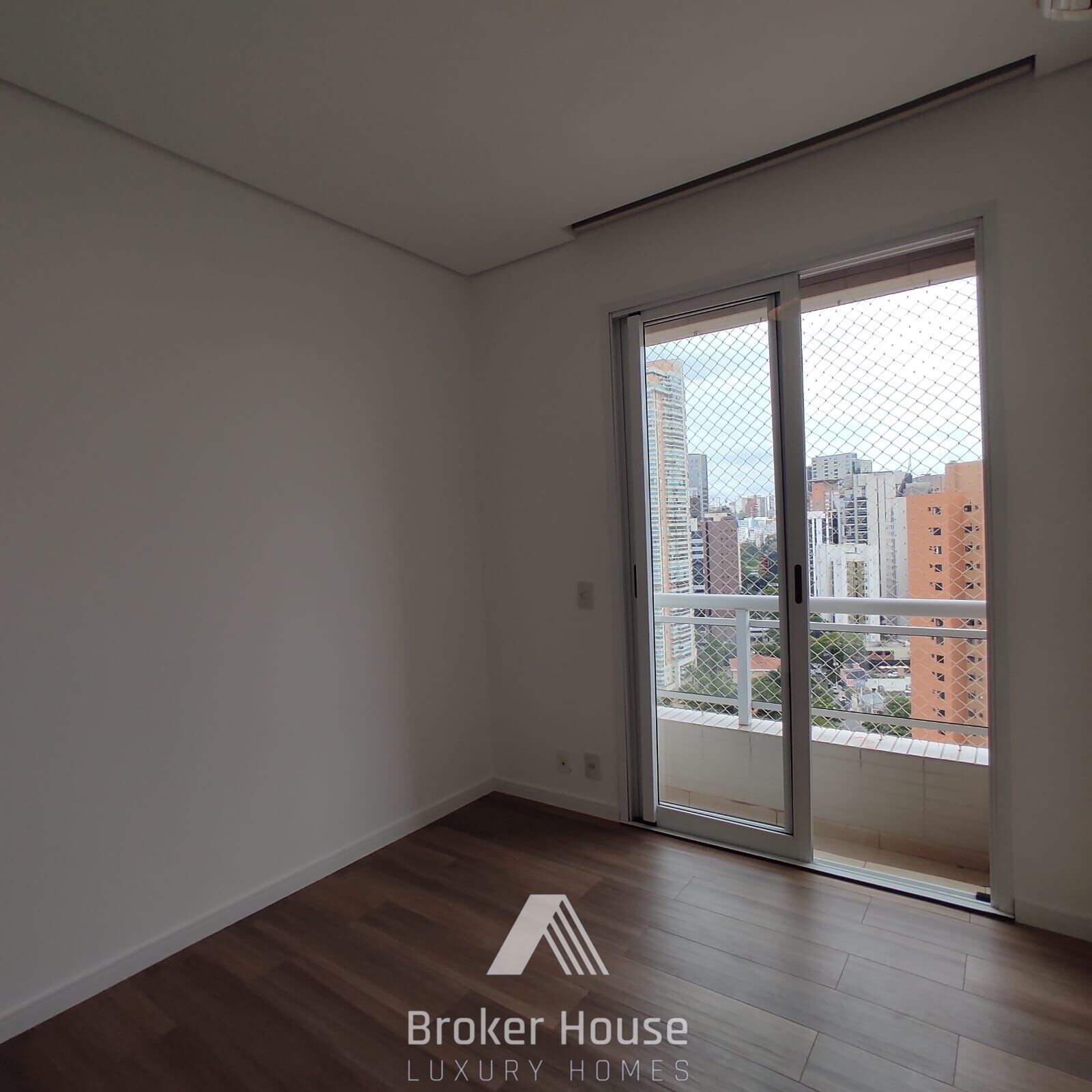 Apartamento à venda com 4 quartos, 205m² - Foto 27