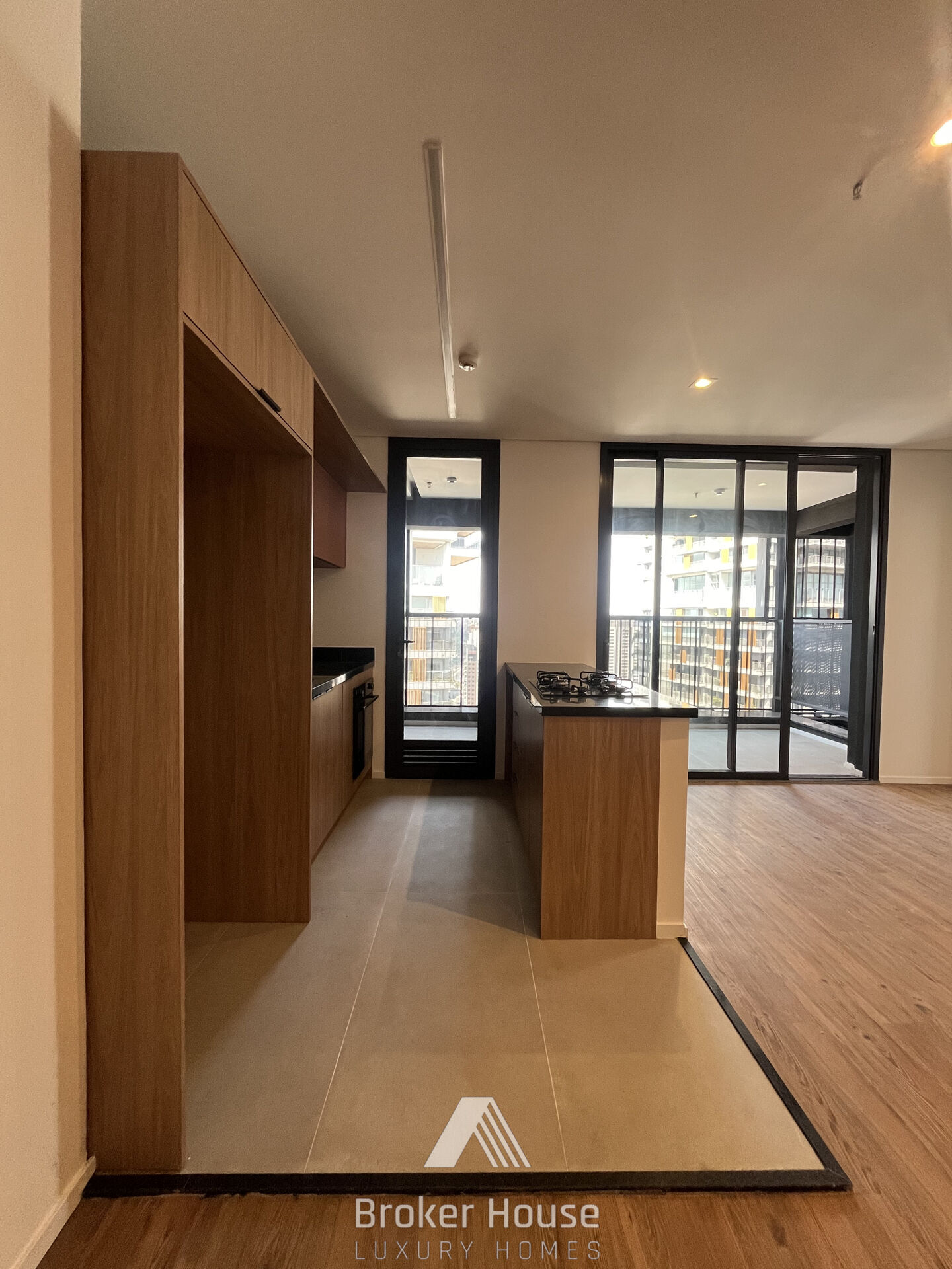 Apartamento à venda com 3 quartos, 105m² - Foto 10