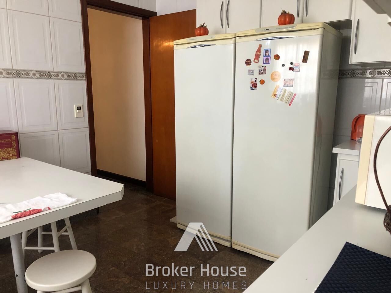 Casa à venda com 4 quartos, 230m² - Foto 15