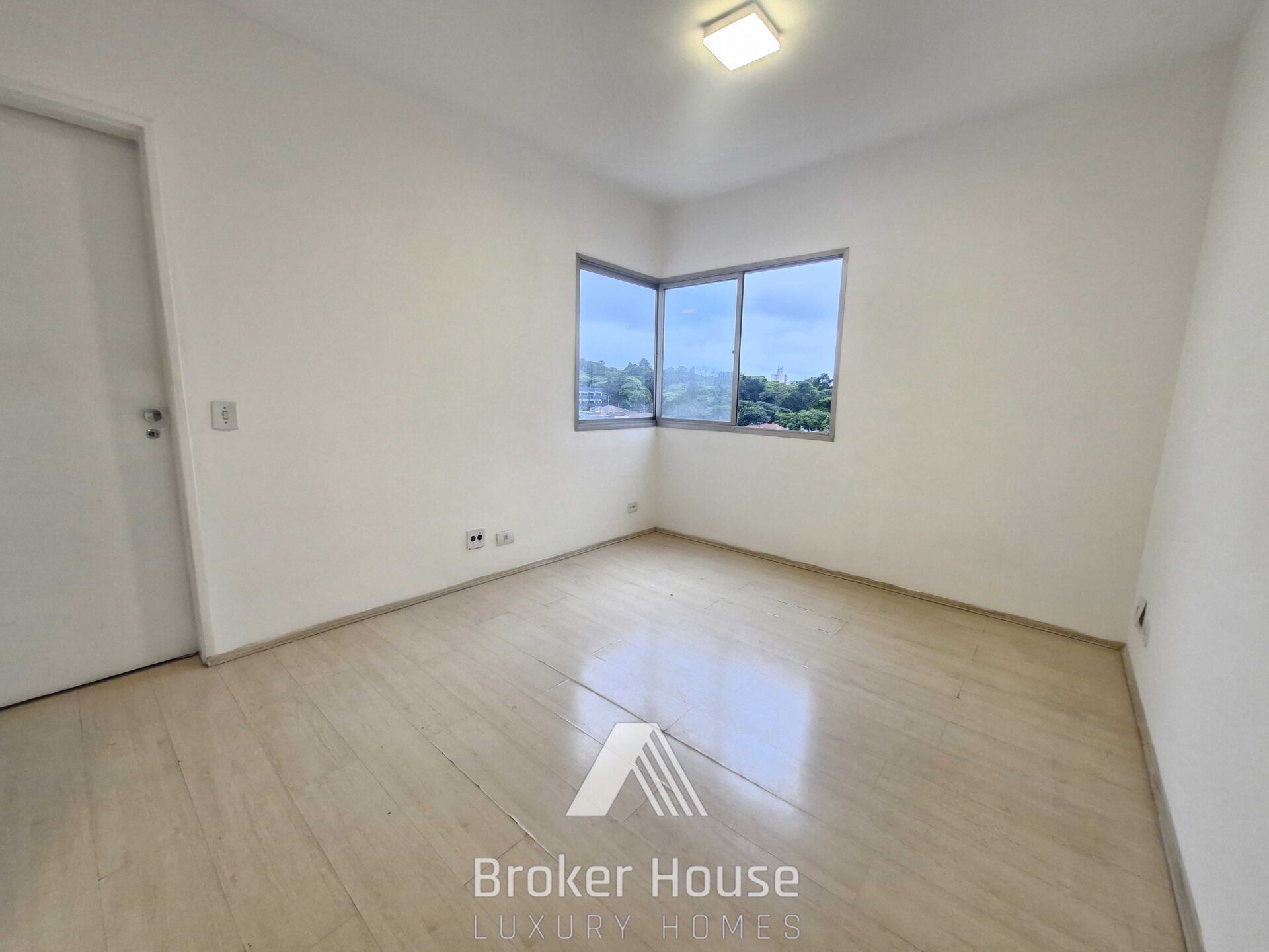 Apartamento à venda com 2 quartos, 60m² - Foto 1