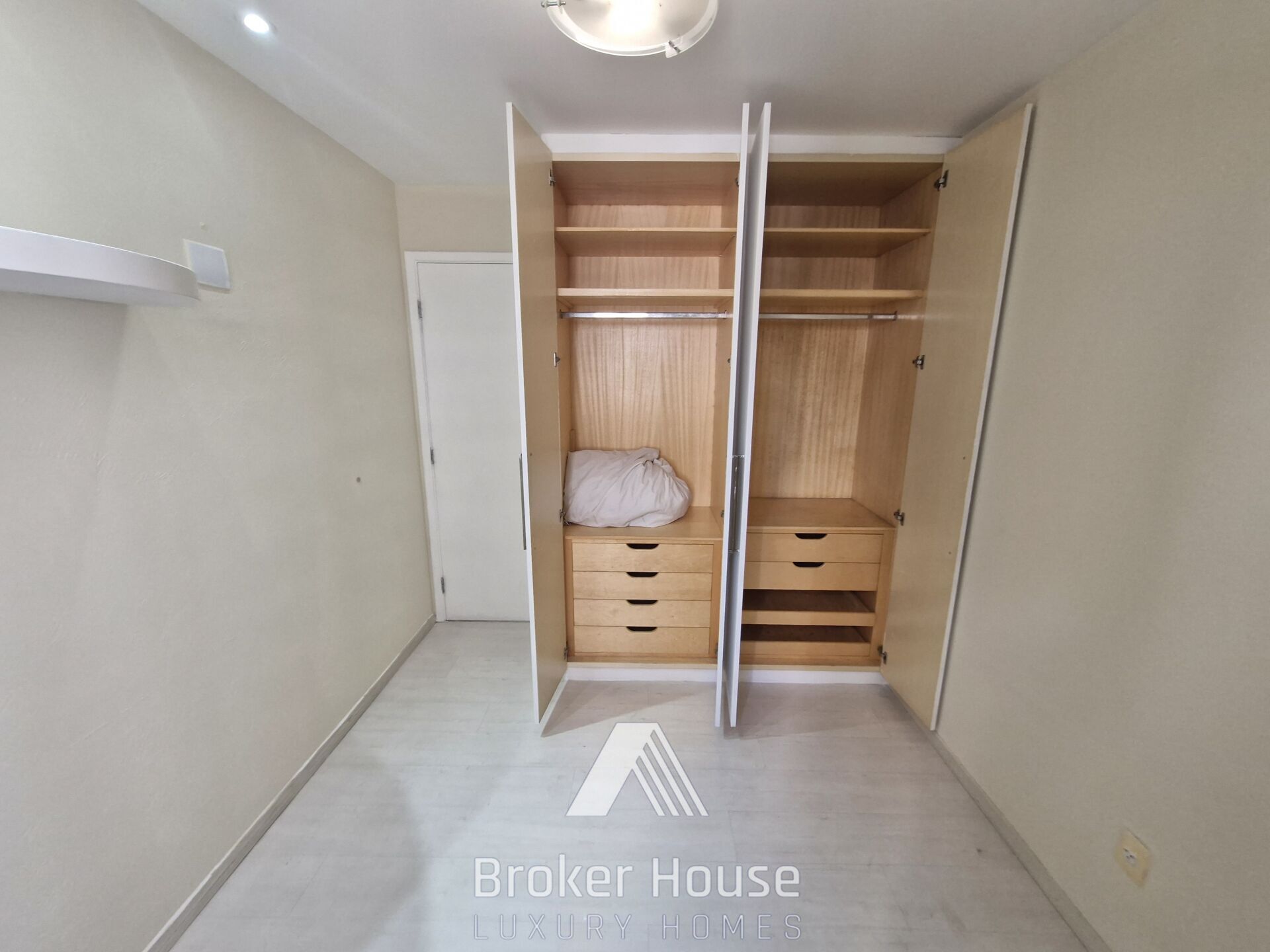 Apartamento para alugar com 3 quartos, 94m² - Foto 12