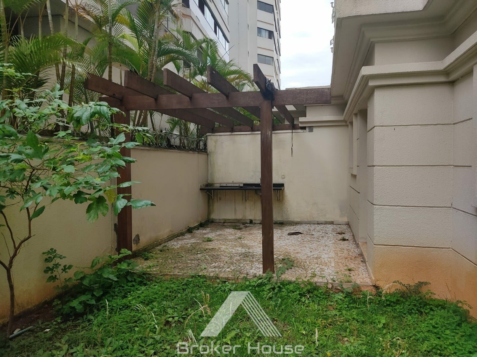 Apartamento à venda com 3 quartos, 180m² - Foto 7