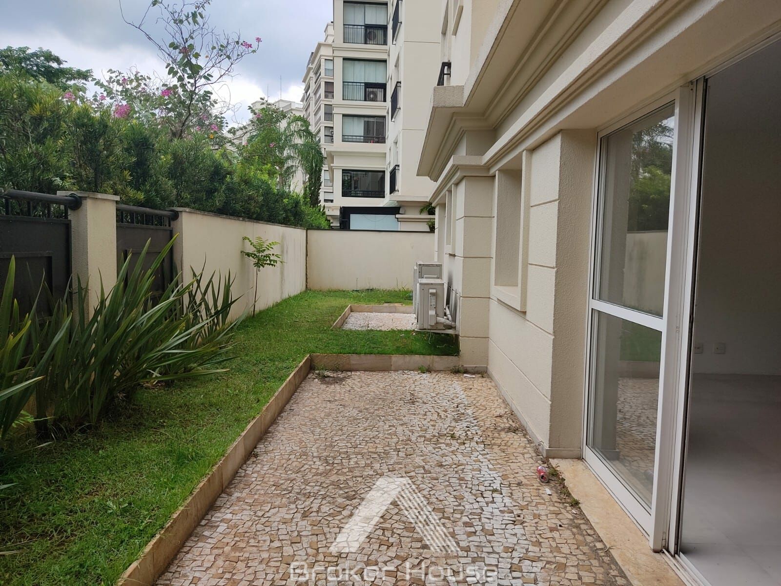 Apartamento à venda com 3 quartos, 180m² - Foto 6