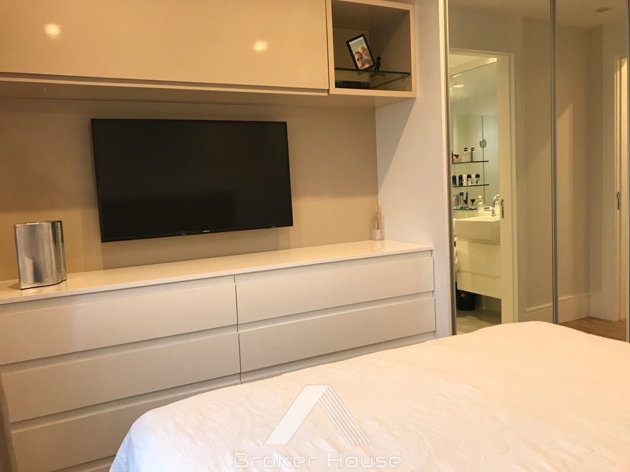 Apartamento à venda com 2 quartos, 69m² - Foto 13