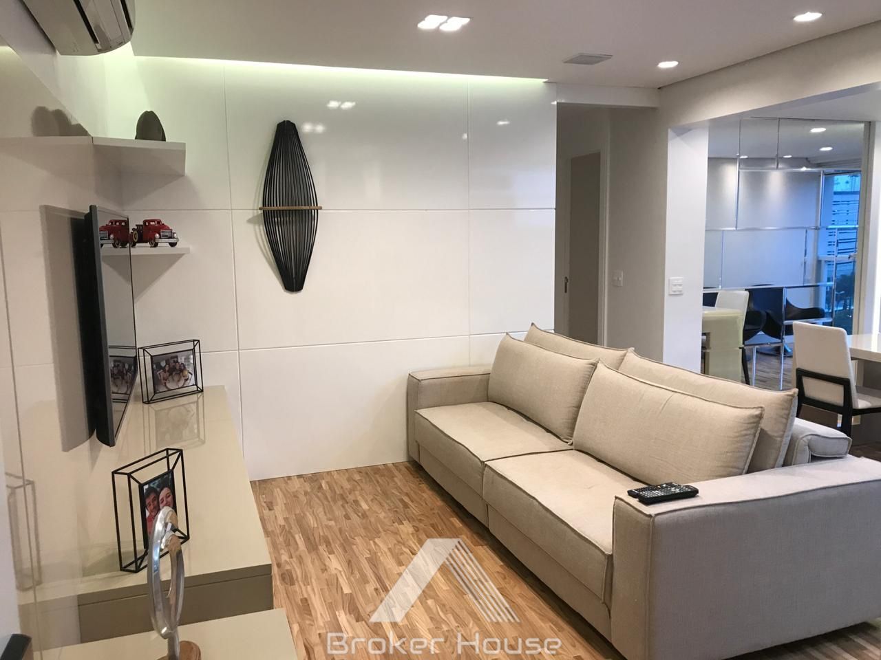 Apartamento à venda com 2 quartos, 69m² - Foto 1