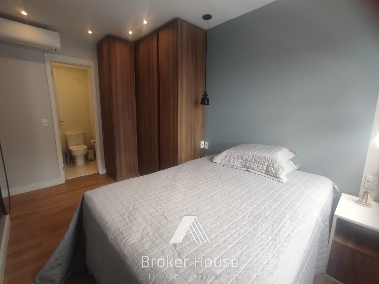 Apartamento à venda com 2 quartos, 70m² - Foto 23