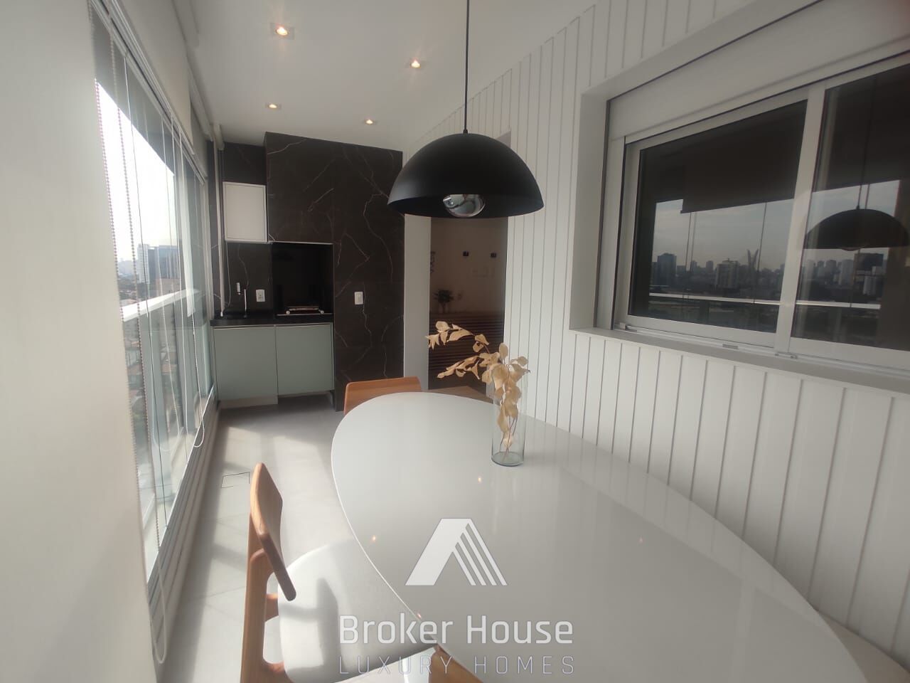 Apartamento à venda com 2 quartos, 70m² - Foto 3