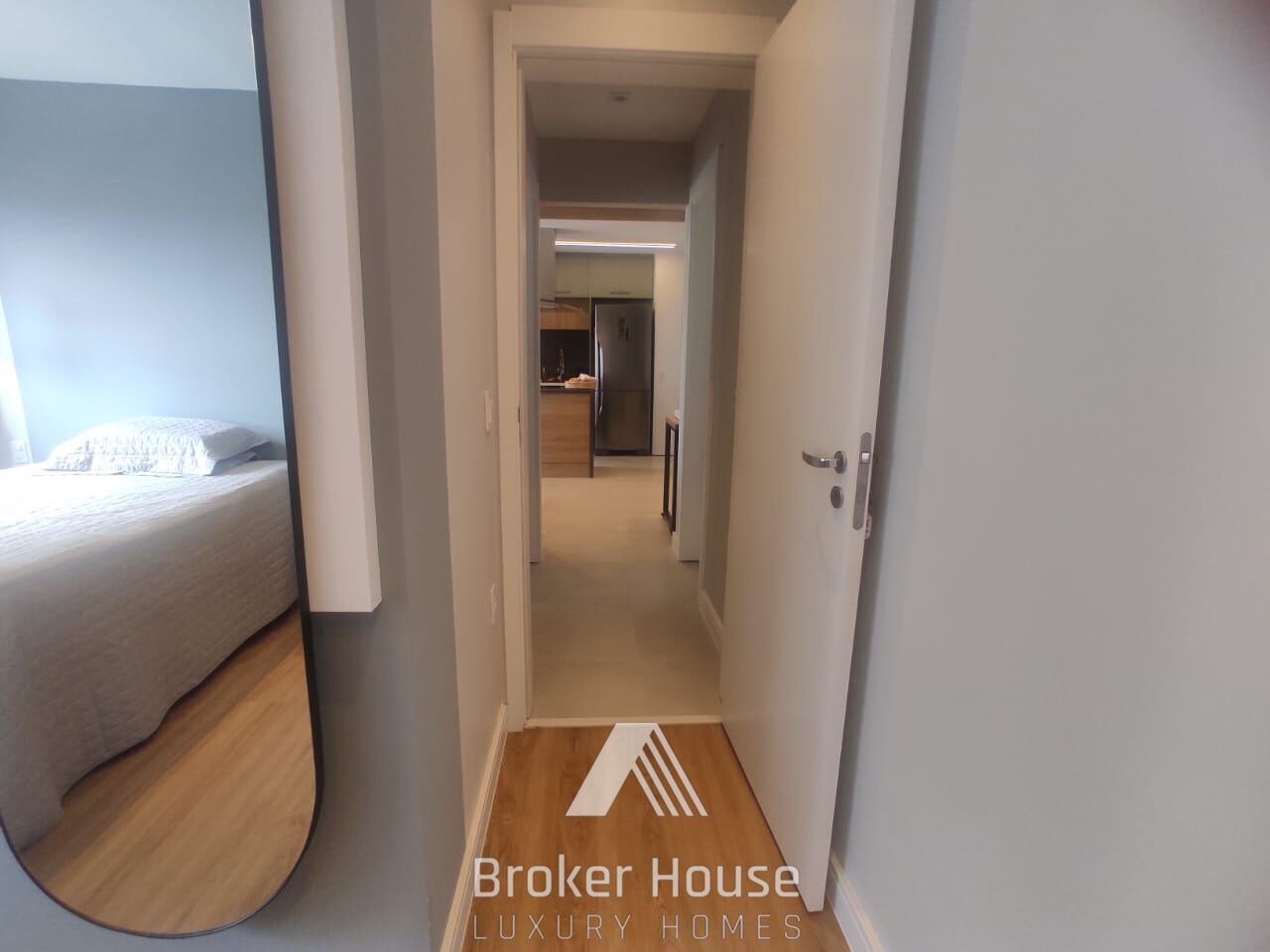Apartamento à venda com 2 quartos, 70m² - Foto 27