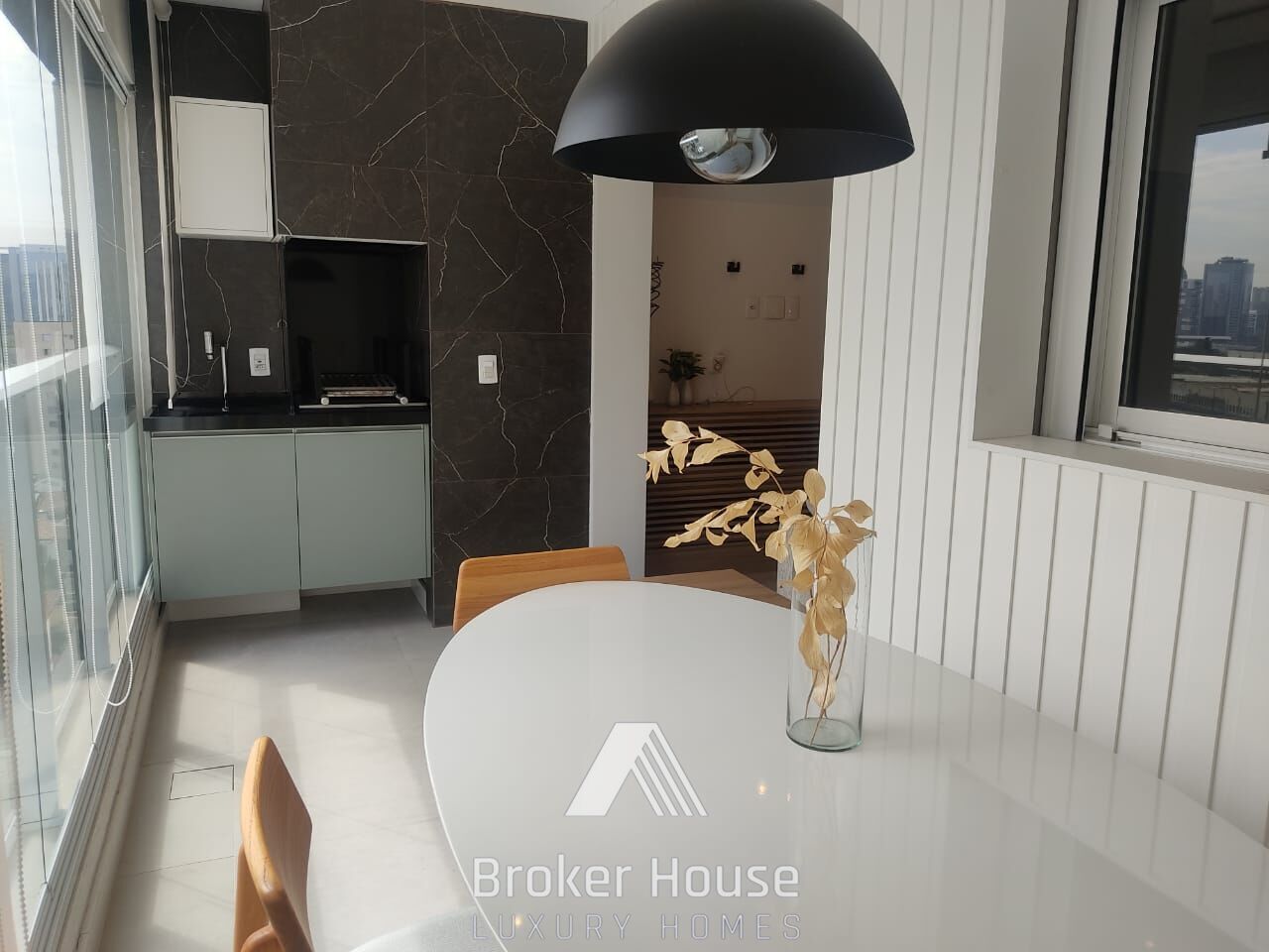 Apartamento à venda com 2 quartos, 70m² - Foto 4