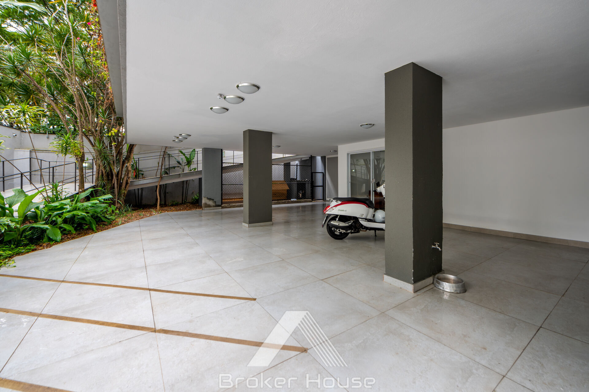 Casa à venda com 5 quartos, 340m² - Foto 43