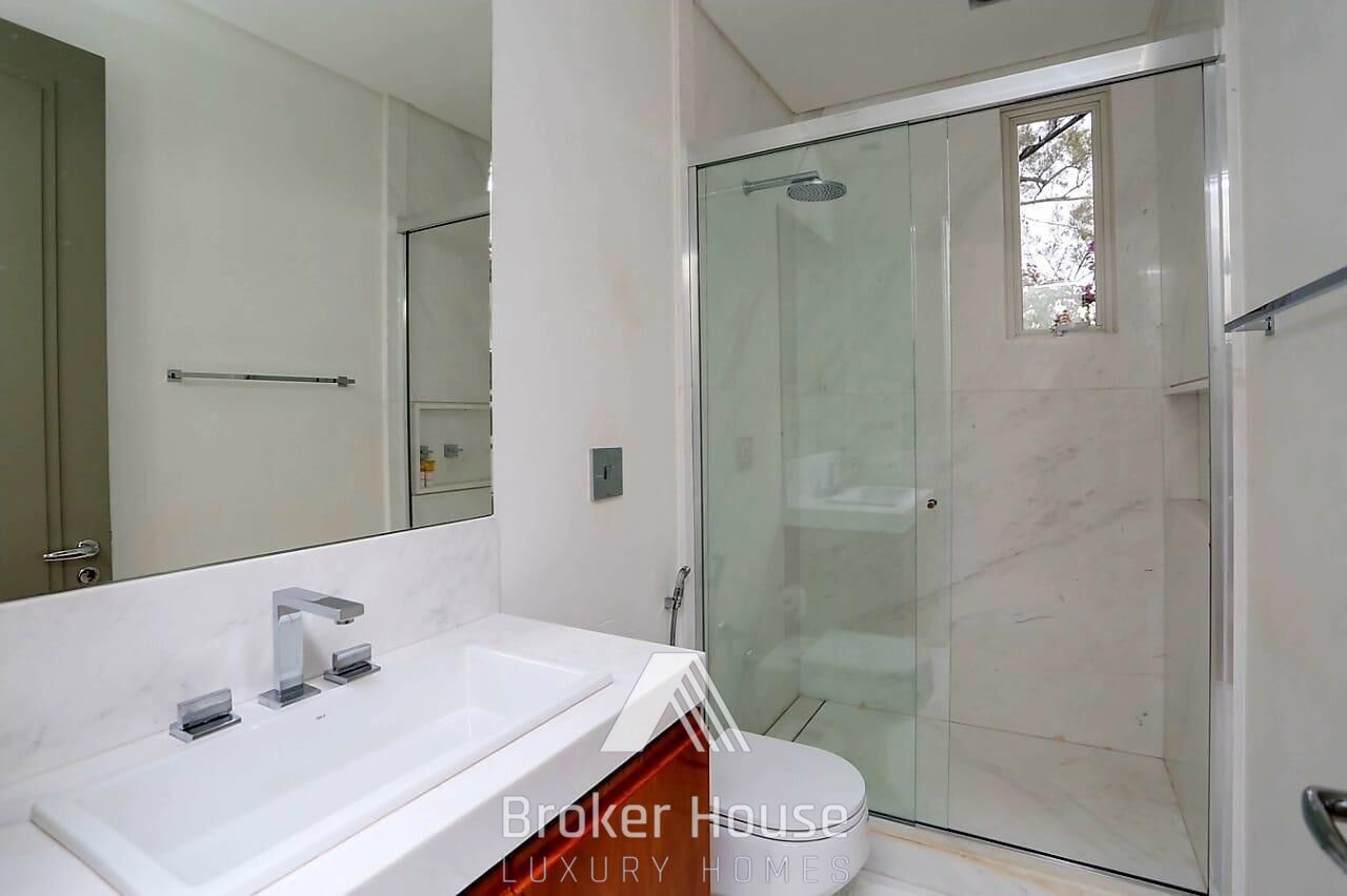 Casa para alugar com 5 quartos, 1057m² - Foto 29
