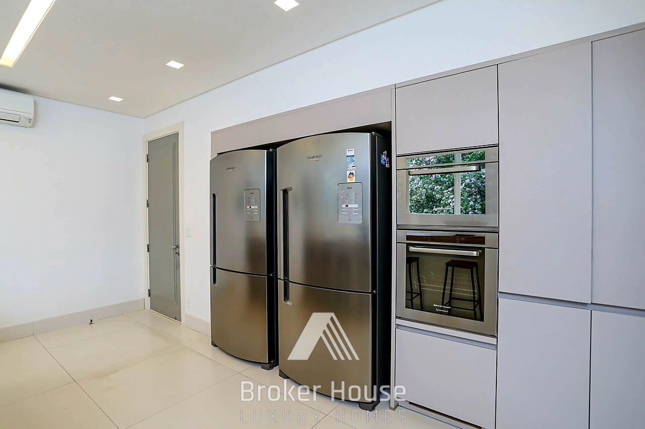 Casa para alugar com 5 quartos, 1057m² - Foto 32