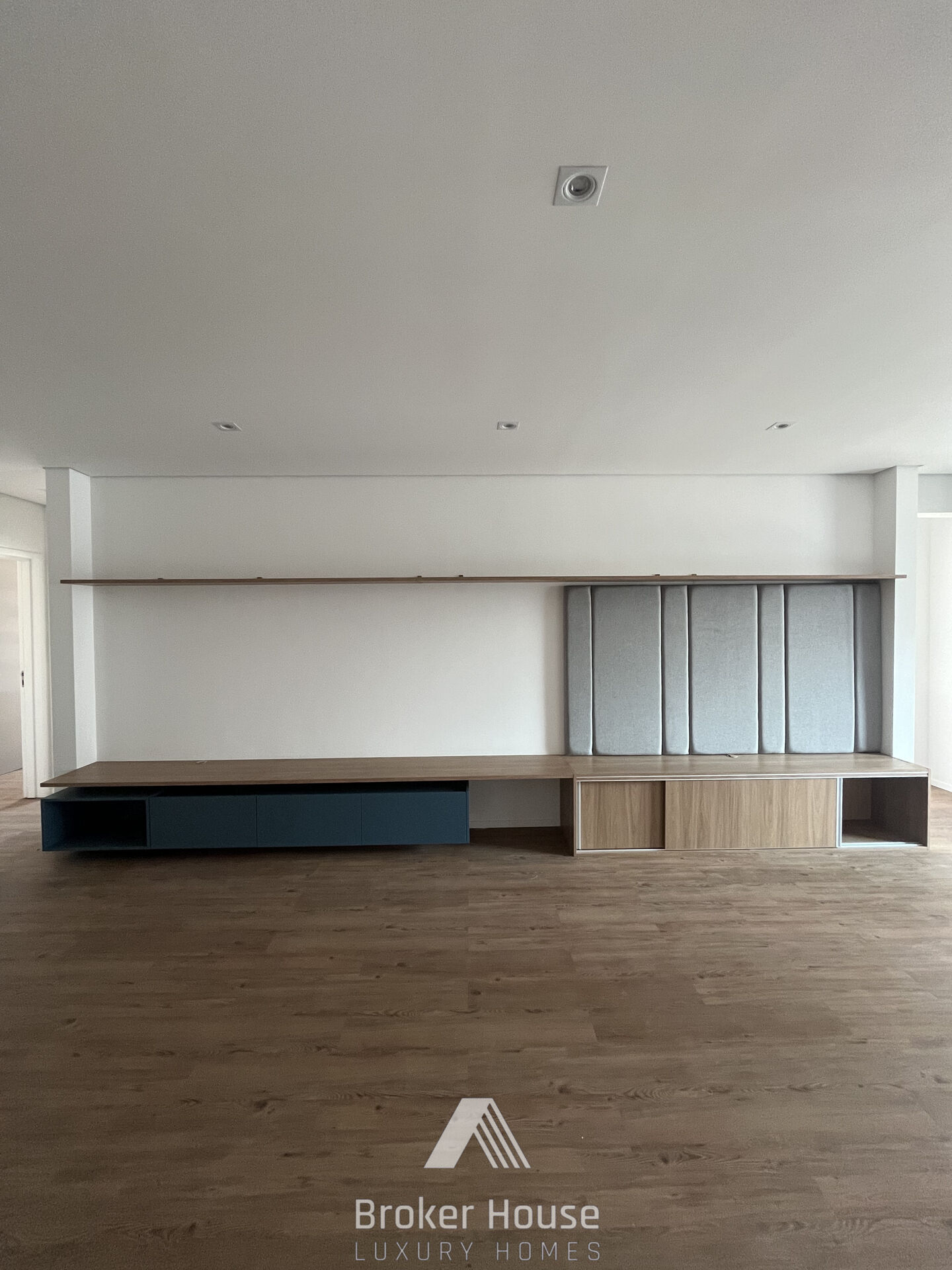 Apartamento à venda com 3 quartos, 105m² - Foto 2