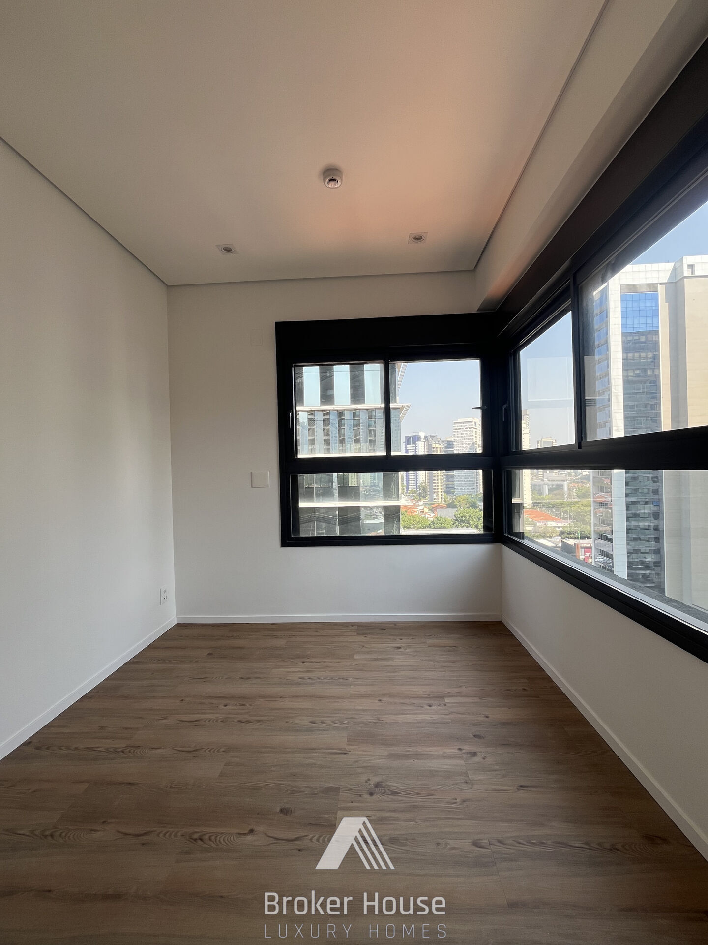 Apartamento à venda com 3 quartos, 105m² - Foto 13