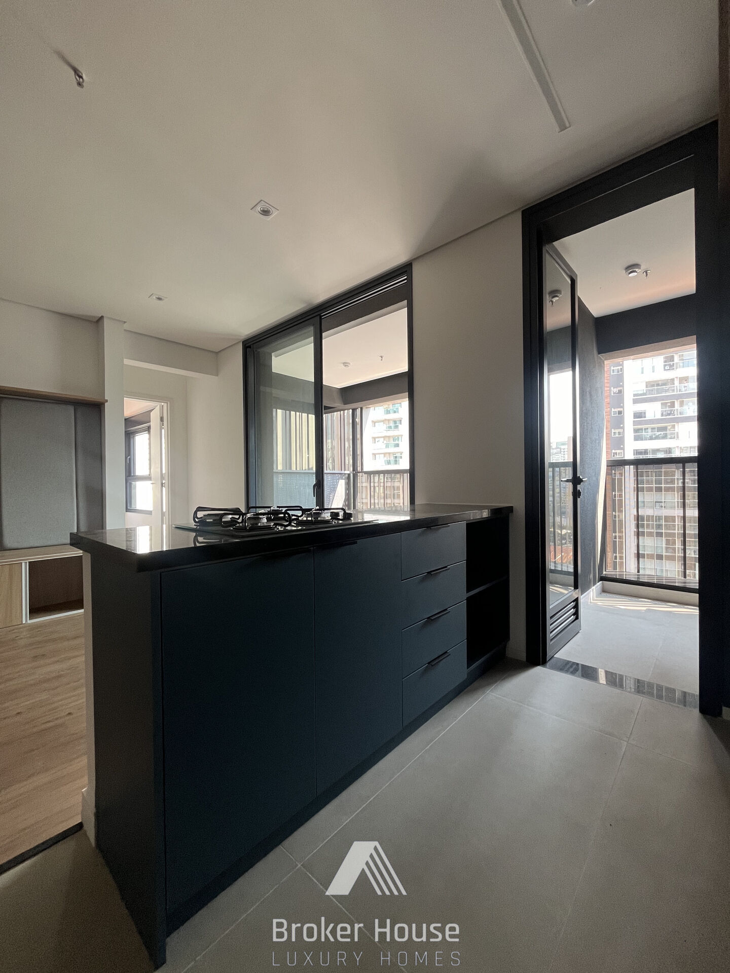 Apartamento à venda com 3 quartos, 105m² - Foto 12