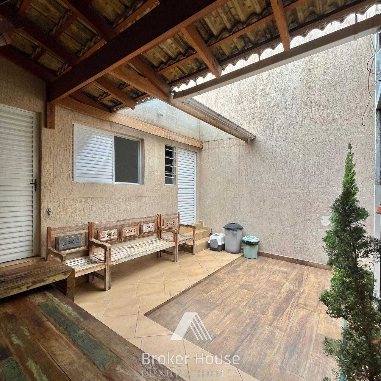 Casa à venda com 4 quartos, 121m² - Foto 18