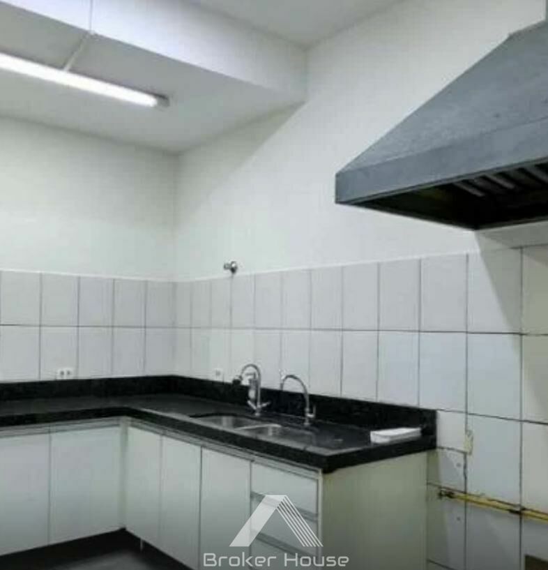 Casa para alugar com 6 quartos, 500m² - Foto 14