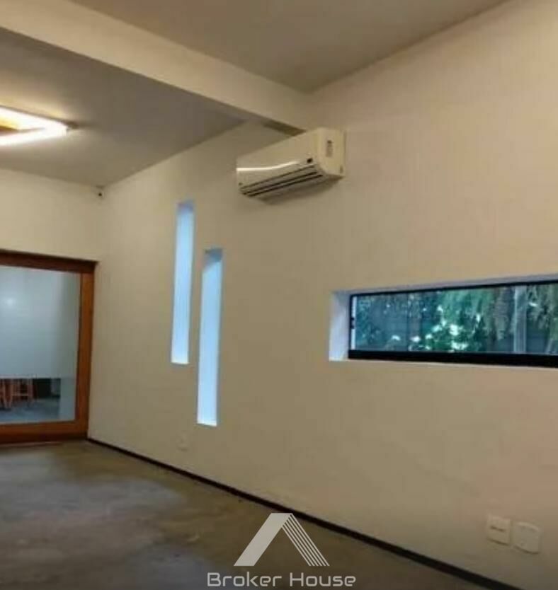 Casa para alugar com 6 quartos, 500m² - Foto 11