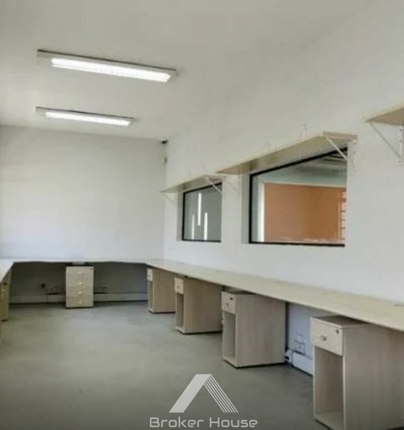 Casa para alugar com 6 quartos, 500m² - Foto 9