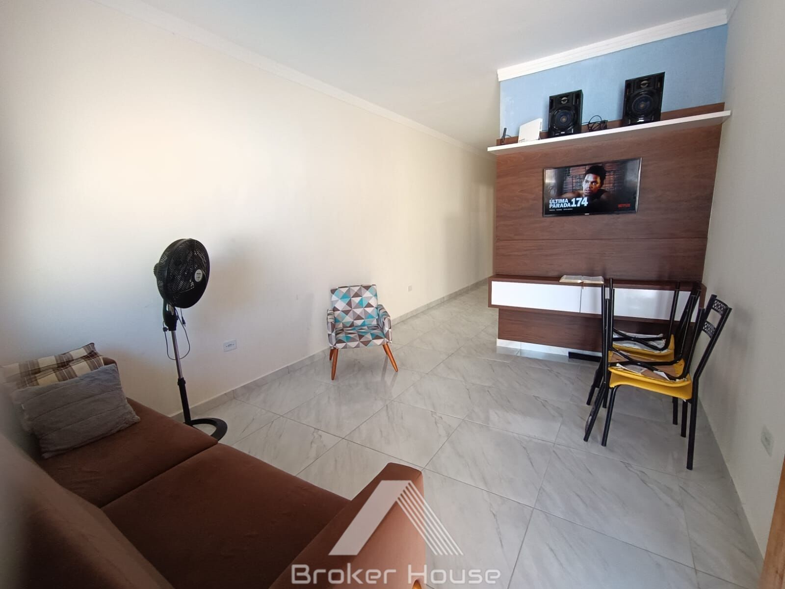 Casa à venda com 2 quartos, 85m² - Foto 2