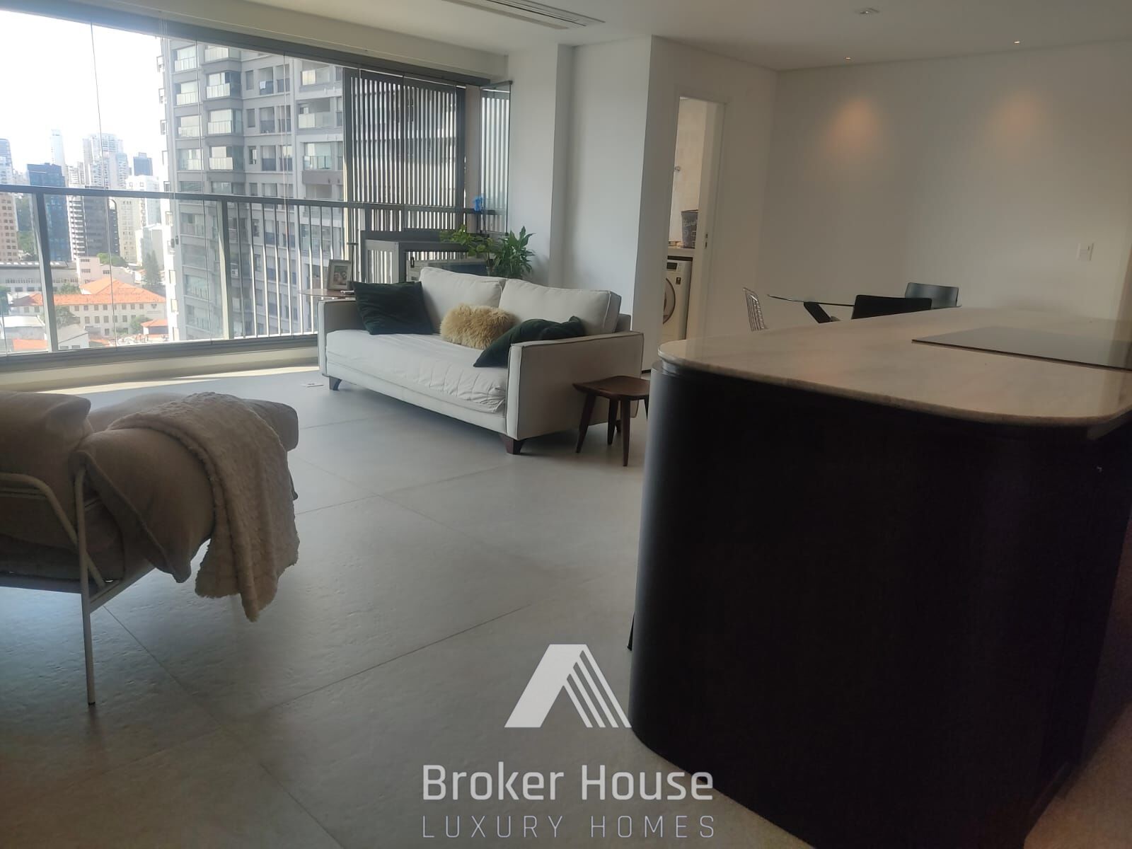 Apartamento à venda com 2 quartos, 95m² - Foto 2