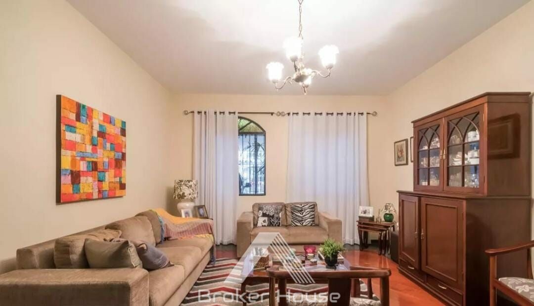 Casa à venda com 3 quartos, 175m² - Foto 1