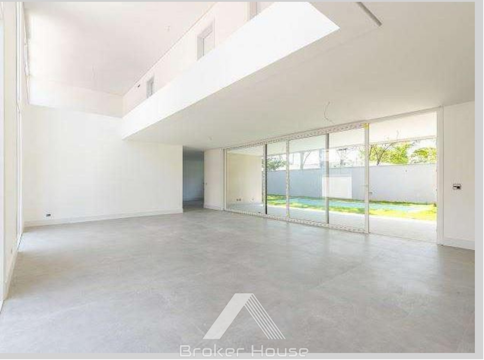 Casa de Condomínio à venda com 4 quartos, 686m² - Foto 1