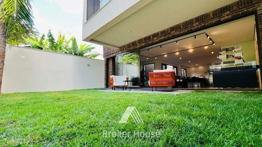 Casa de Condomínio à venda com 3 quartos, 552m² - Foto 3