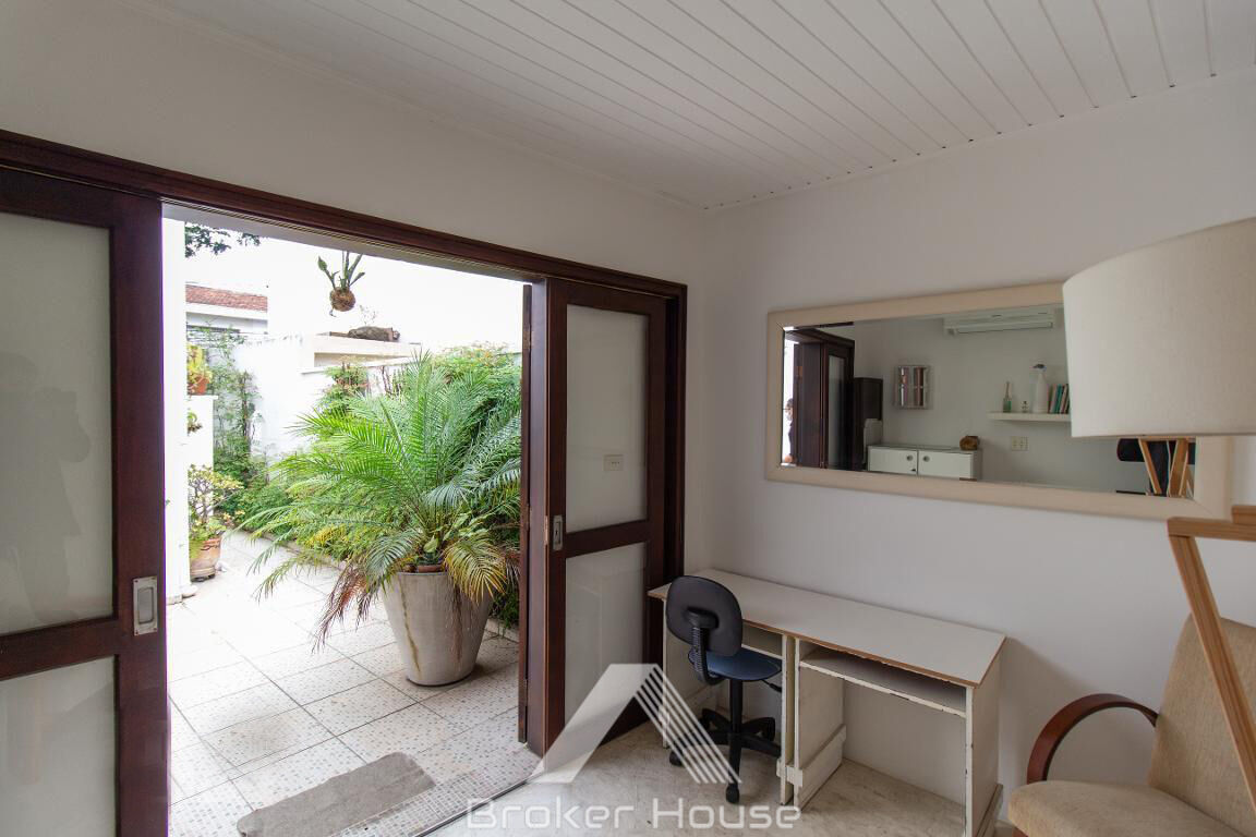 Casa à venda com 2 quartos, 90m² - Foto 12