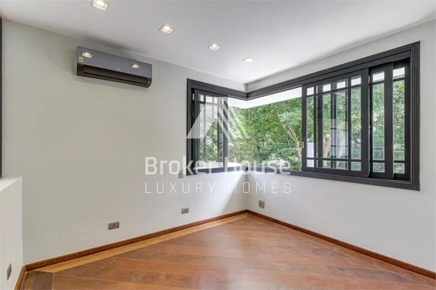 Casa à venda com 5 quartos, 330m² - Foto 22