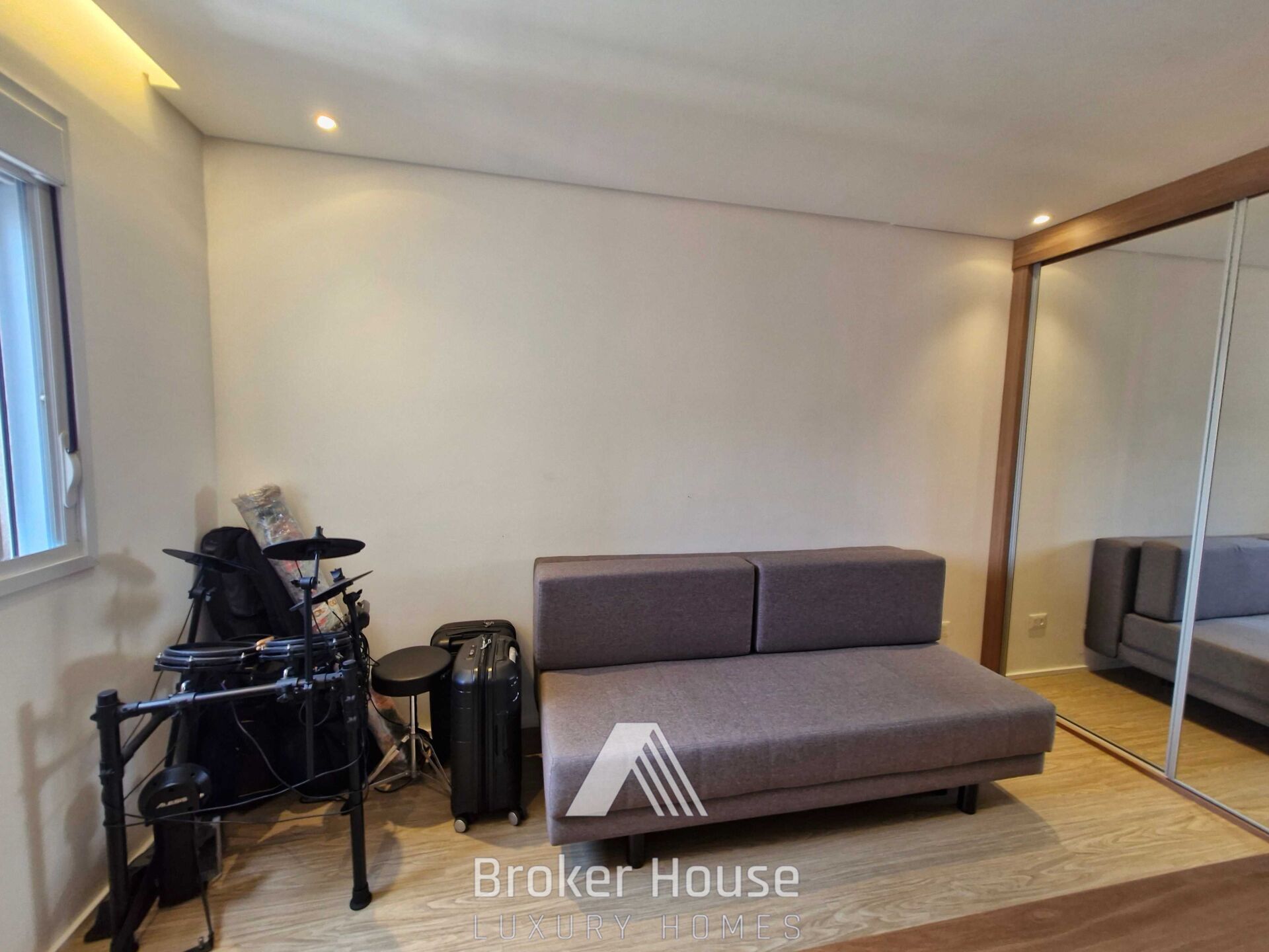 Apartamento à venda com 2 quartos, 106m² - Foto 11