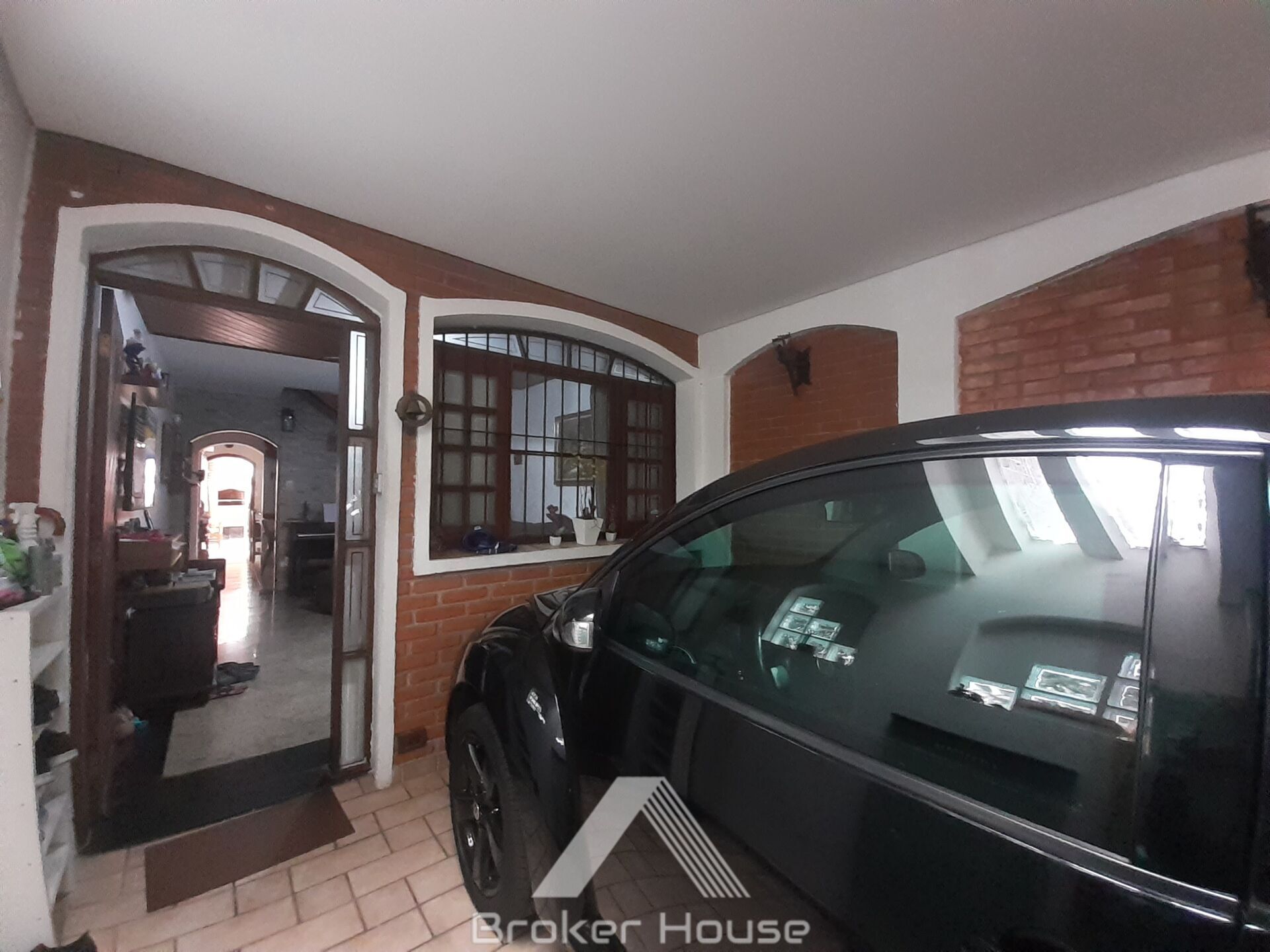 Casa à venda com 2 quartos, 140m² - Foto 1